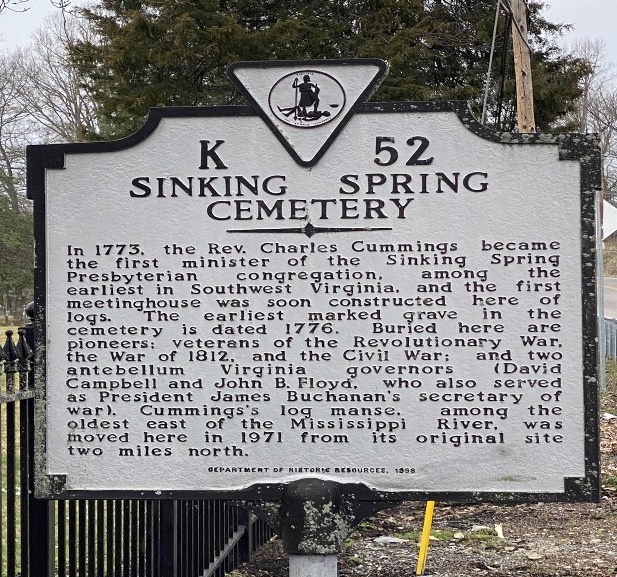 ▲ 데이비스 선교사의 가족은 전통적으로 장로교인들로서 경건에 충실하였다. 아빙돈과 그 주변에서 최초로 세워졌던 신킹 스프링 장로교회가 데이비스 선교사의 모교회였다. 교회 묘지가 있는 곳이 원래의 교회 터였다. 그녀의 할아버지와 아버지 모두 시무 장로로 섬기며 헌신하였다