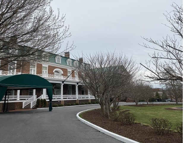 ▲ 마르다 워싱턴 대학도 여성의 고등교육을 위해 아빙돈에 설립되어 수많은 여성들에게 양질의 교육을 제공했다. 이 대학도 재정난으로 폐교의 위기를 맞았으나, 아빙돈의  이웃 도시인 에모리에 위치한 에모리 앤  헨리 대학(Emory & Henry College)에 병합되어 오늘에 이르고 있다