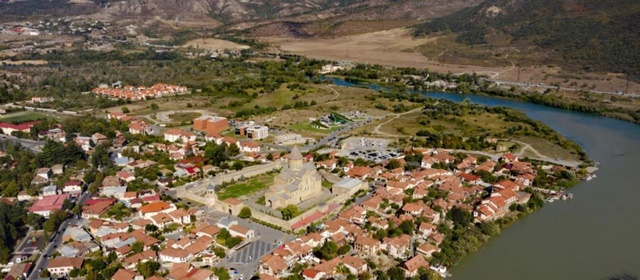 ▲ 조지아의 영적인 중심지인 므츠헤타에 건립된 스베츠호벨리(생명을 주는 기둥)의 모습이다