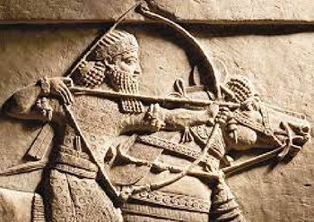 ▲ 영국대영박물관에서소장중인아라랏(우라투)의 유물이다. 예레미야가 예언한대로 아라랏 왕국은 기마대를 활용한 기동성이 탁월했다. 아울러 마상 전투 기술이 월등하여 순식간에 상대를 제압하였다. 이런 기마대가 메뚜기떼처럼 몰려온다고 생각하면 공포 그 자체였을 것이다