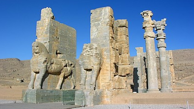 ▲ 마네안(민니) 왕국의 건축물이 웅장해 보인다. 우르미아 호수를 중심으로 튼실한 말을 목축하여 군사력을 키웠을 뿐만 아니라 무역을 통한 영향력도 확대하였다