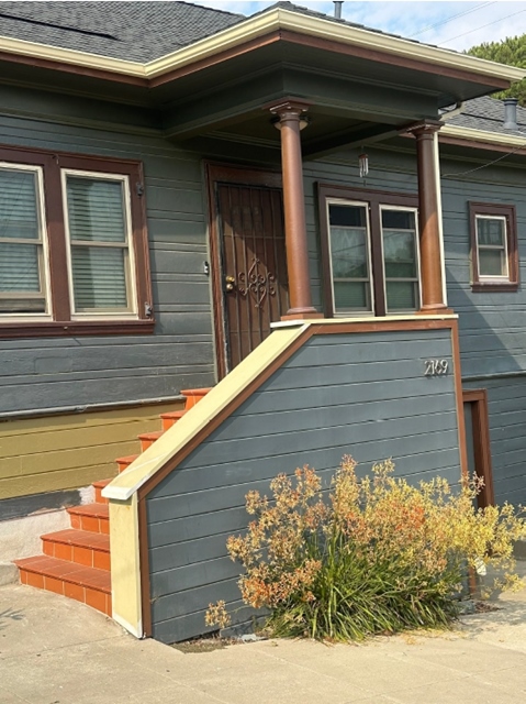 버클리 대학의 중앙도서관과 새더 타워