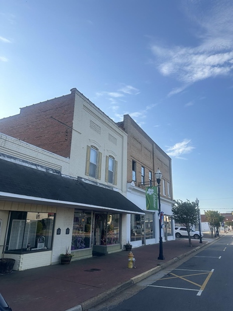 부친 토마스 드류 목사가 사역했고, 드류 선교사의 추억이 담겨 있던 체이스 시티 장로교회의 옛 교회당터