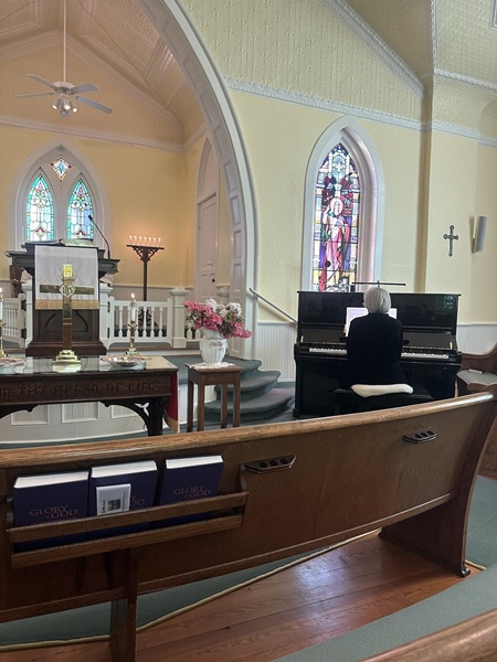 부친 토마스 드류 목사가 건축한 현재의 예배당. 선교에 대한 뜨거운 열정을 교회의 전통으로 이어받고 있음.