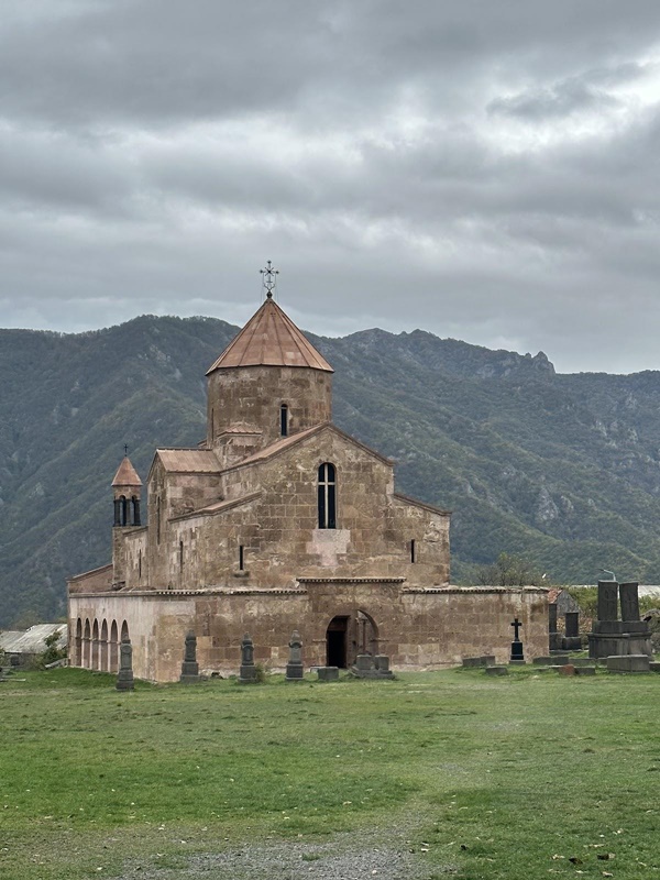 도마 사도 등 사도적 기원을 간직한 어드준 교회