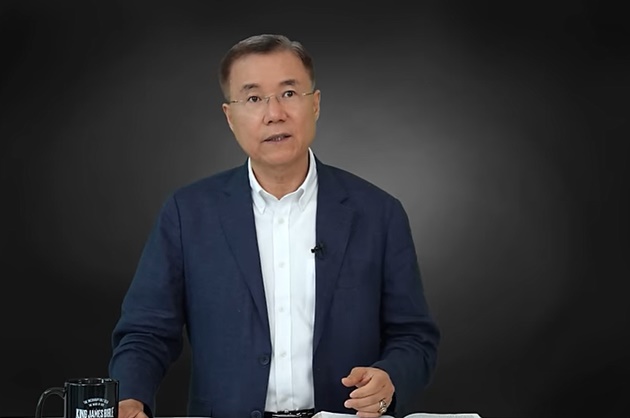 킹제임스 성경 유일주의를 주장하는 정동수 목사(사진/사랑침례교회 동영상 갈무리) 