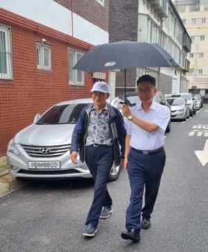 선두교회 조석연 원로목사와 곽수관 담임목사