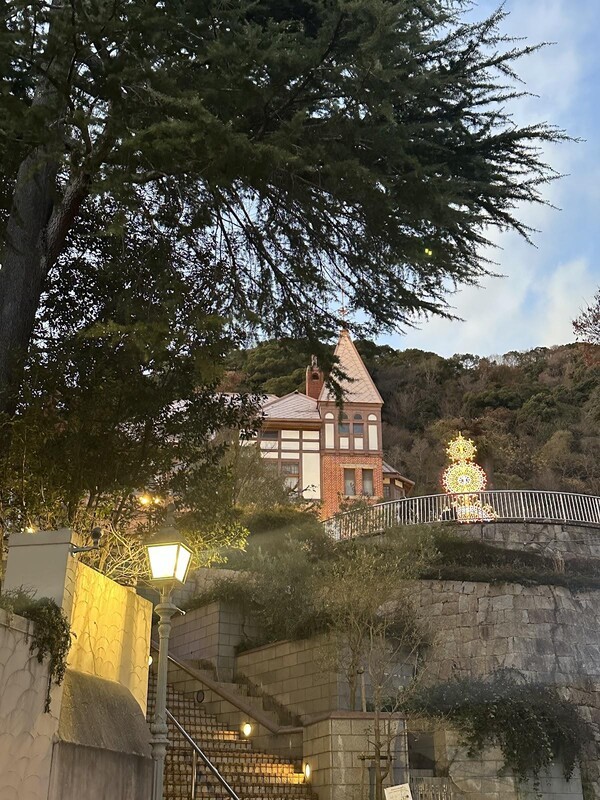 고베 이진칸에 있는 영국식 가옥의 모습이다. 일본은 개항과 함께 메이지 유신을 통해 당시 세계 최강이었던 대영제국의 모든것을 복사하여 그대로 옮겨 놓았다.