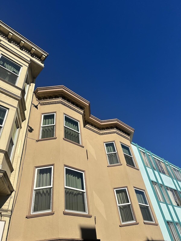 해외 최초의 독립운동 단체인 ‘공립협회’ 본부가 있던 곳. 1905년 도산 안창호를 중심으로 조직되었고, ‘공립신보’라는 기관지를 발행하였다. 드류 선교사도 안창호를 적극 후원하였고 대한 독립에 대한 대의에 동참하였다. 1906년 샌프란시스코 대지진이 발생했을 때, 드류 선교사는 자신의 집을 개방하여 지진 피해 한인들을 수용하였으며, 고종 황제가 보낸 구호금을 일제가 악용하려고 획책하자, 공립협회와 보조를 맞추어 단호히 거절하였다. 드류 선교사는 민간 차원의 순수한 구호금은 자신의 이름을 걸고 공평하게 배분하였다. 드류 선교사가 공립신보에 광고를 게재하면서 ‘미국인 드류’라고 밝힌 것은 당시의 분위기상 목숨을 내놓는 행동이었다. 당시 오클랜드 힐스 지역에 주로 모여살던 백인들은 백인우월주의 단체(KKK)를 중심으로 노골적인 인종차별을 자행하고 있었기 때문이다. Dr. Drew’s Support for the Korean Independent Movement