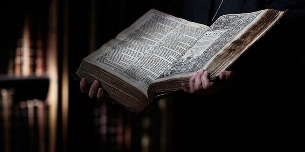 킹제임스 성경(출처=history.com)