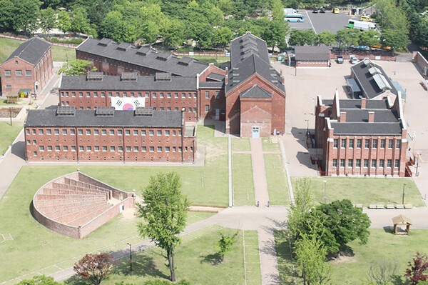 서대문형무소 옥사와 부채꼴 모양의 격벽장(출처=대한민국역사박물관)