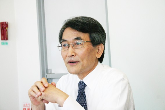 예장통합 서울서노회가 이재철 목사를 '면직'처리한 사실을 보도한 신문 사진 캡처(사진=들소리신문, 2009.10.14.)