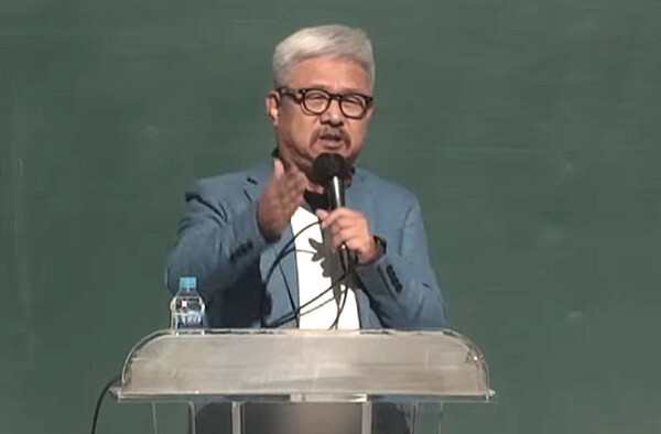 전광훈 씨는 하나님이 보내준 천사라고 칭송한 장로회신학대학교 김철홍 교수 (사진 : 전광훈TV)