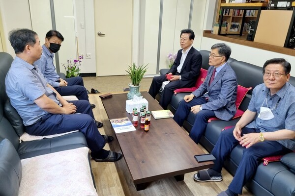 통합기념교회 회의