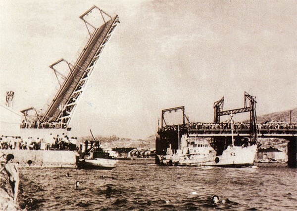 1938년에 촬영된 영도다리(출처=문화일보)